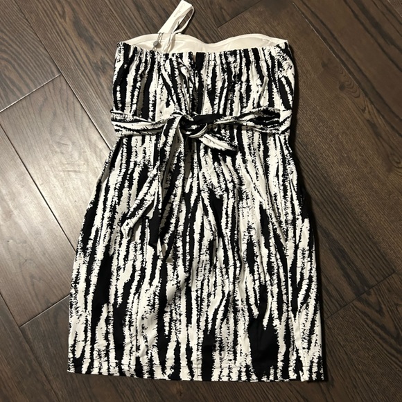 Black and white dress - Picture 2 of 2